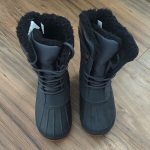 NWOT Swiss Tech Youth Snow Boots Size 12. Lace Up Snow Boots.